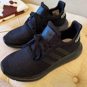 Adidas swift run women’s shoes